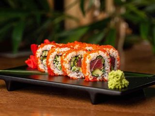 Рол Каліфорнія з тунцем