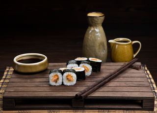 Մակի տապակած սաղմոնով