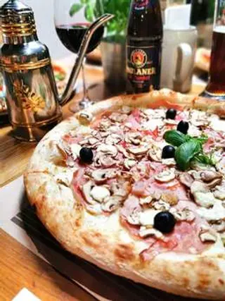 PIZZA CAPRICCIOSA
