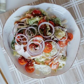 SAŁATKA Z KURCZAKIEM