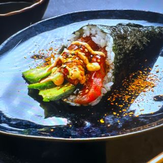 46. Temaki Spicy Atún (1 Pza.)