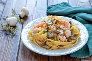 Pasta funghi e gamberetti
