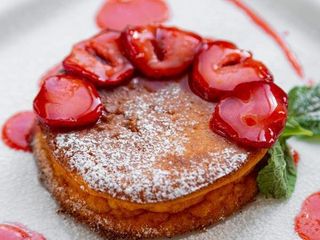 Запіканка сирна з полуничним соусом (125/50g)