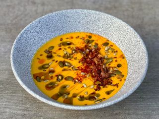 Гарбузовий крем-суп з беконом