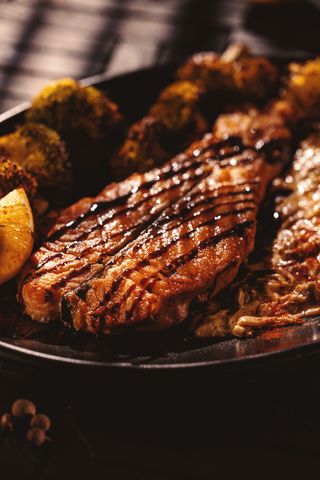 ორაგული ბრინჯის გარნირით