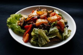 Салат с баклажаном и мясом 