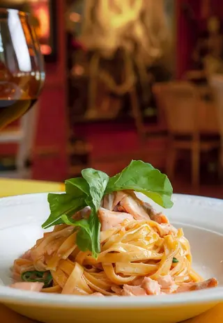 Fettucine Con Salmón Y Rúcula