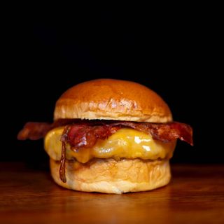 Hamburguesa Con Queso Y Bacon