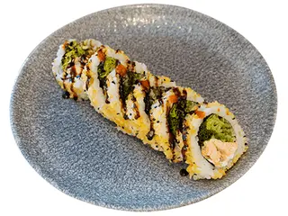 Uramaki pieczony łosoś teriyaki w chrupkach tempury