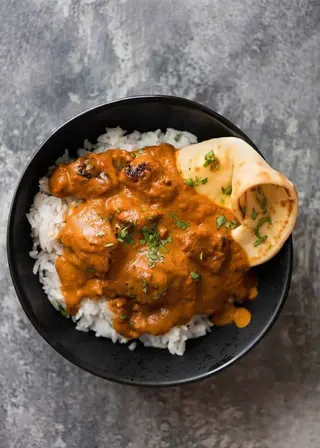 Chicken tikka masala + rice  + naan + soda