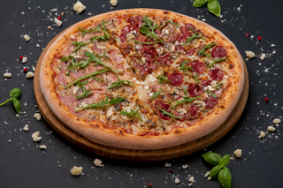 Піца Чотири м'яса