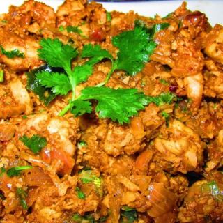 Nepali Sukeko Tarkari With King Prawns( Medium hot/ Medio picante)