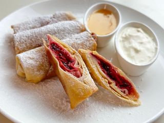 Млинці з вишнею