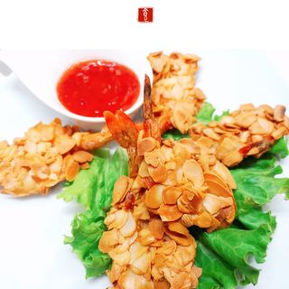 Phoenix (kraljevske kozice pohane u bademima)