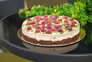 Ljetni zalogaj sirova cijela torta 1.2kg