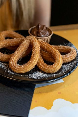 Churros serviti con Nutella