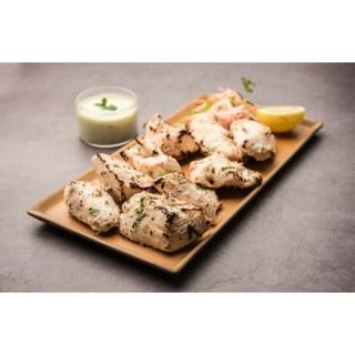 Malai Chicken Tikka With Sauce