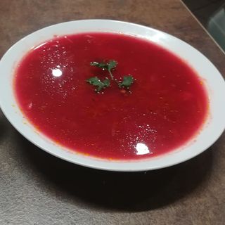 Barszcz ukraiński z żeberkiem