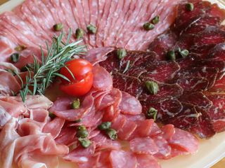 В'ялене м'ясо на дошці/Cured Meat on a Board (170g)