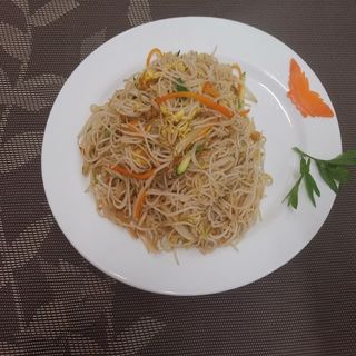 28 Spaghetti di riso con verdure