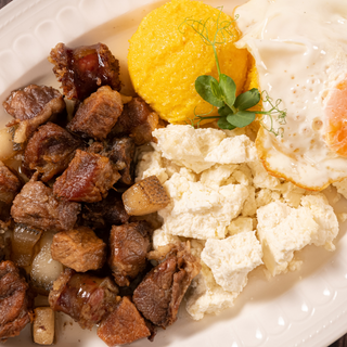 Tochitura moldoveneasca cu mamaliguta