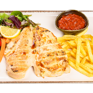 ПИЛЕШКА ПЪРЖОЛА ФИЛЕ НА ГРИЛ С ПЪРЖЕНИ КАРТОФИ И ЛЮТЕНИЦА (300г)