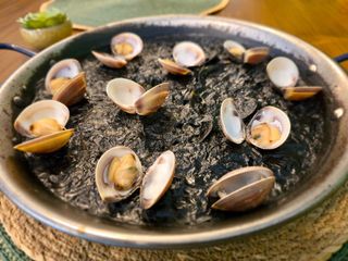 Arroz negro para 1 persona.