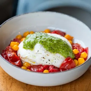 Burrata artesanal con pesto