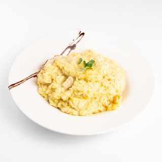 Risotto sa piletinom, voćem i curry umakom