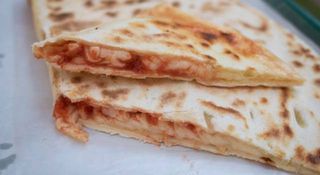 Piadina pomodoro e mozzarella