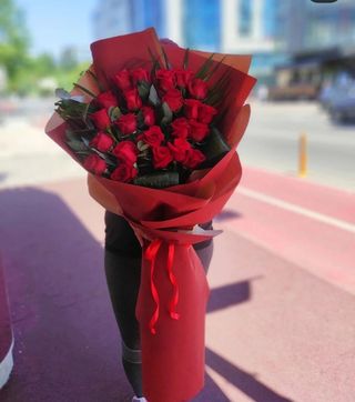 6. Veliki buket crvenih ruža