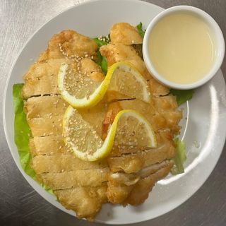 Pollo fritto in salsa di limone e sesamo