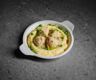 მითბოლი ქათმის სოკოს სოუსში