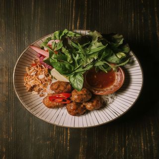 BUN CHA ALBONDIGAS