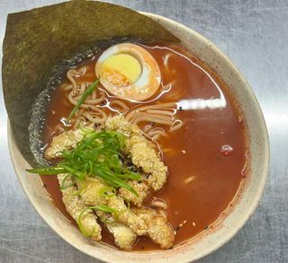 Рамен червоний гострий з куркою (450г)