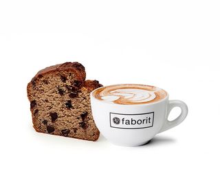 BANANA CHOCO BREAD & BEBIDA CALIENTE