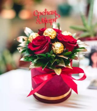 Luksuzna ruža i ferrero