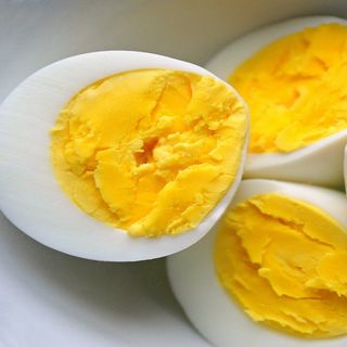 Œuf bldia  mslouka / بيضة بلدية مسلوقة 