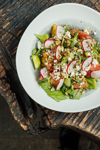 Салат із свіжих овочів з українським Песто та Фетою