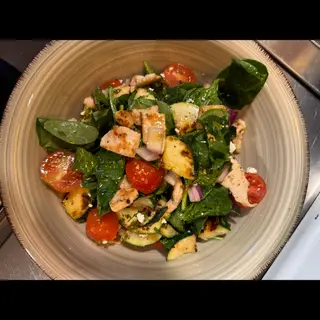 Ensalada de espinacas con pollo a la plancha