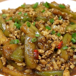 Melanzane con carne di maiale macinata 肉末茄子