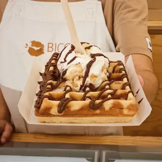 Gofre Recién Hecho con Topping