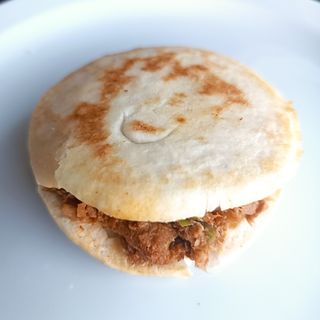 3. pan chino relleno carne y pimiento verde