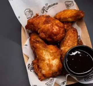 Alitas De Pollo Con Un Toque De BBQ (8 Uds.)