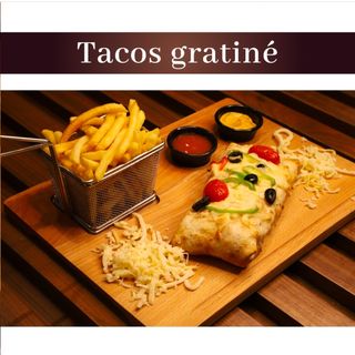 Tacos saucisse gratinée 