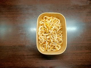 47a. Udon saltati con carne