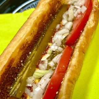 Hot dog Chicago style
