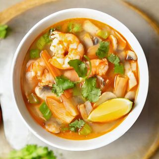 Суп Том Ям з тигровими креветками (400г)