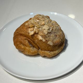Croissant Amande Chocolat