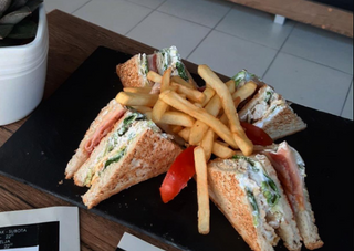 Sendvič sa slaninom i jajima